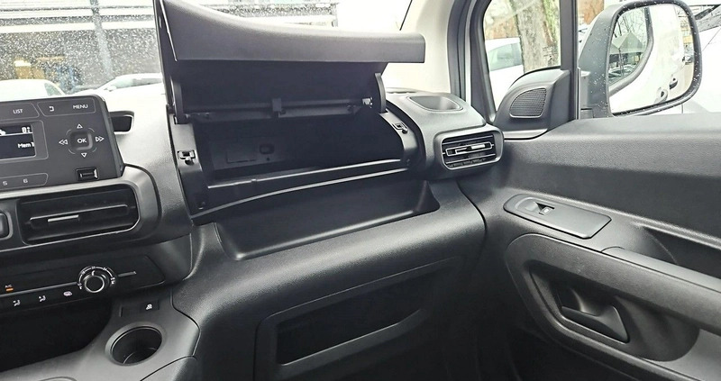 Toyota Proace City cena 72900 przebieg: 72640, rok produkcji 2021 z Nasielsk małe 352
